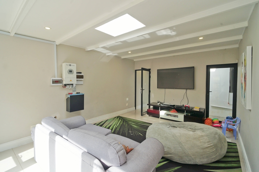 4 Bedroom Property for Sale in Beacon Bay Eastern Cape